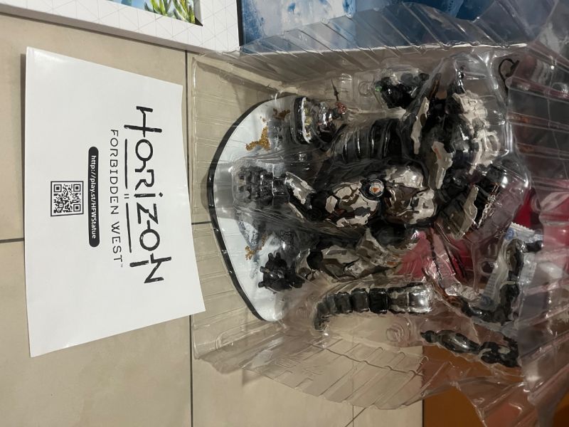 Horizon zero dawn forbiden west collector edition