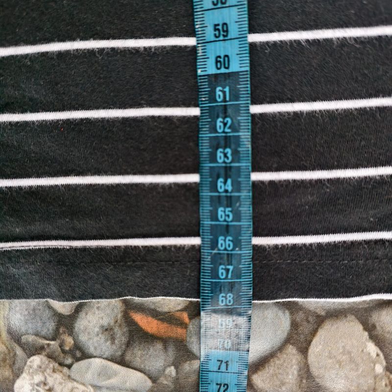 Polo Shirt Hitam Stripes Heritage – Size M