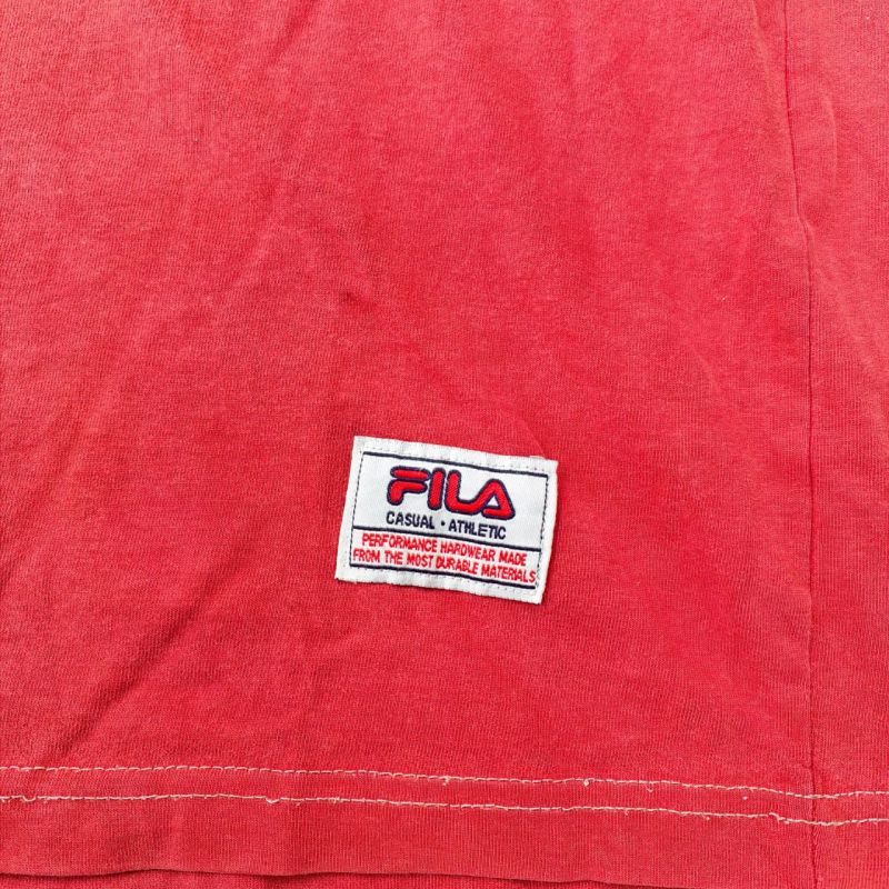 Kaos FILA Vintage Merah – Size L (USA) – Casual Streetwear