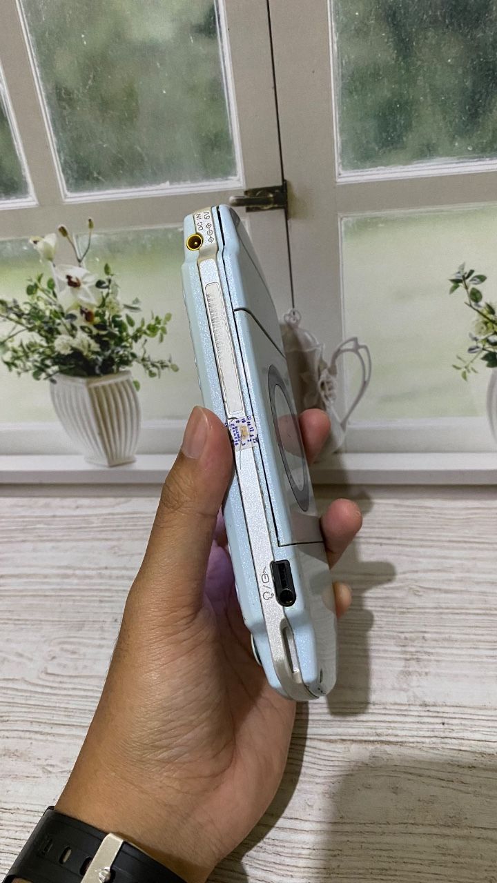 Psp 2000 pemenang lelang fredrik as