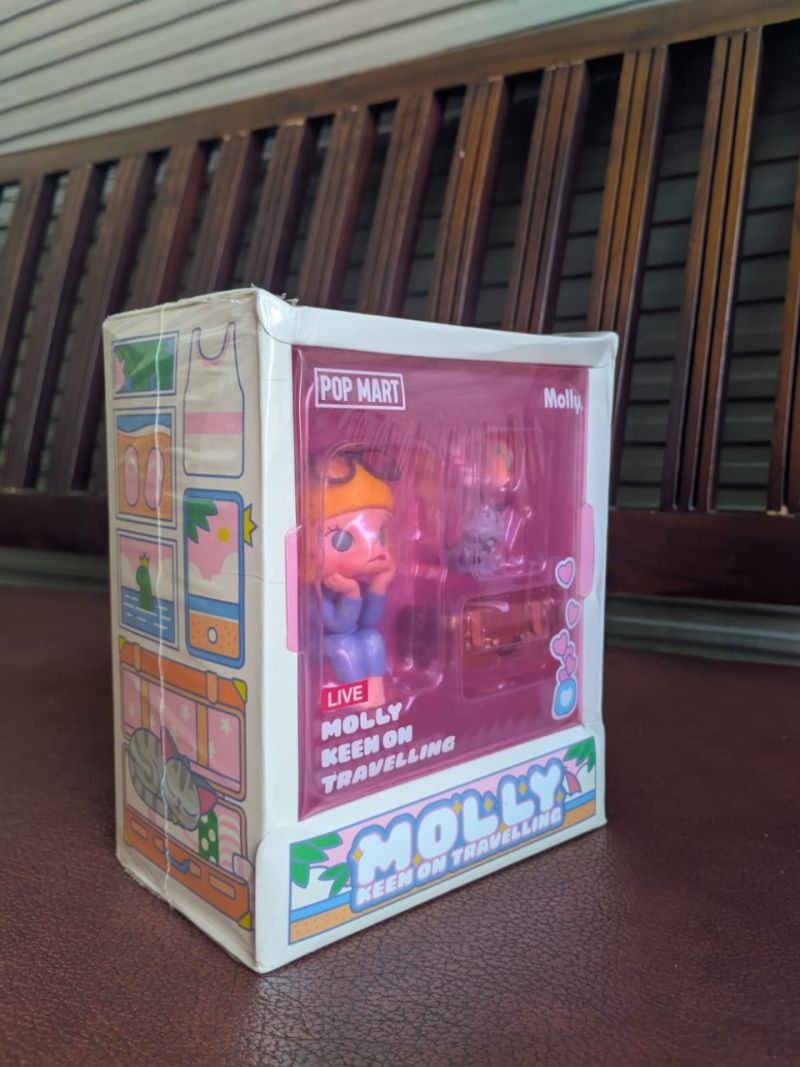 POP MART Molly Keen on Travelling BNIB