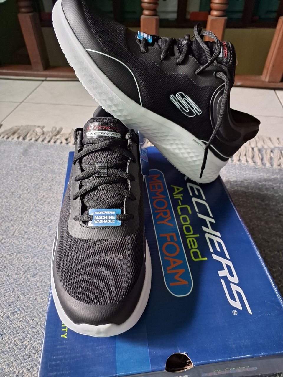 SKECHERS AIR COOLED MEMORY FOAM