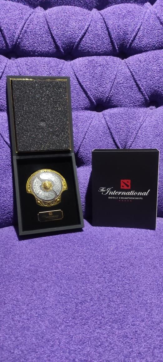 [FIGURE] DOTA 2 AEGIS REPLICA TI 2020