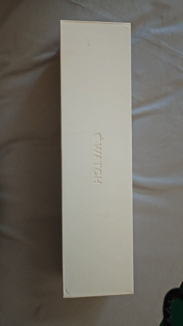 52 Apple Watch series 5 - 44 MM (Black) GPS Only