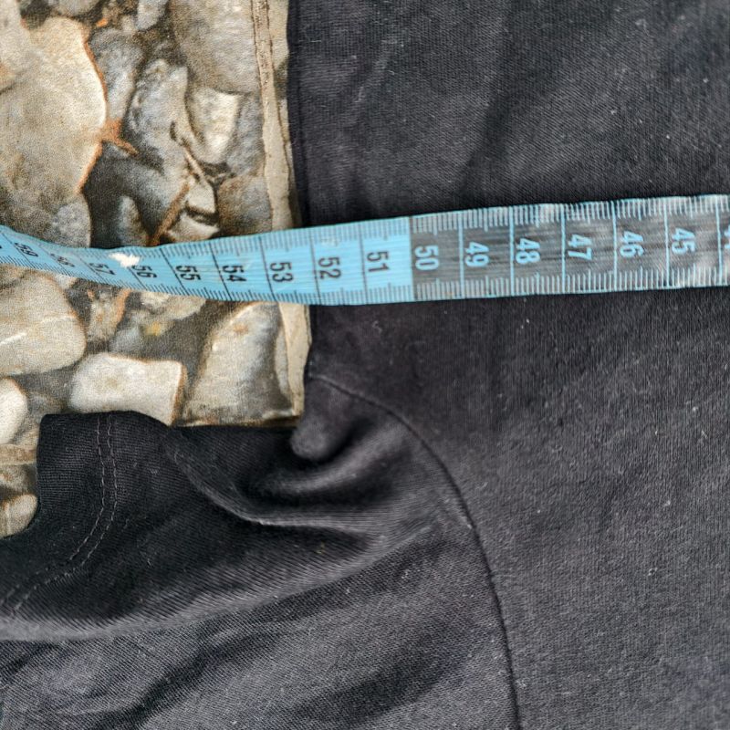 Kaos Polos Hitam Basic Cotton – Size M (Unisex)