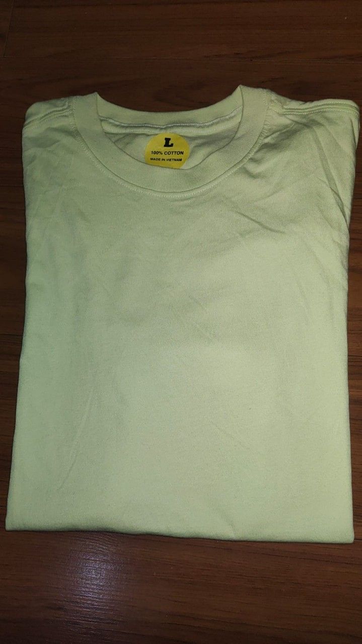 213 kaos brand UNIQLO Original lite green Original size LStretchy - M Azad 50     Rp55,000