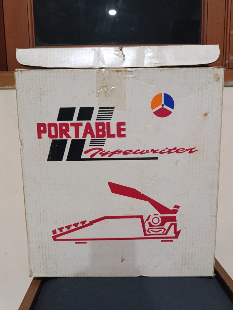 Mesin Ketik Portable (Shikigami Manendake)