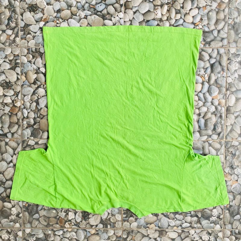 Kaos Polos Hijau Neon – Preloved