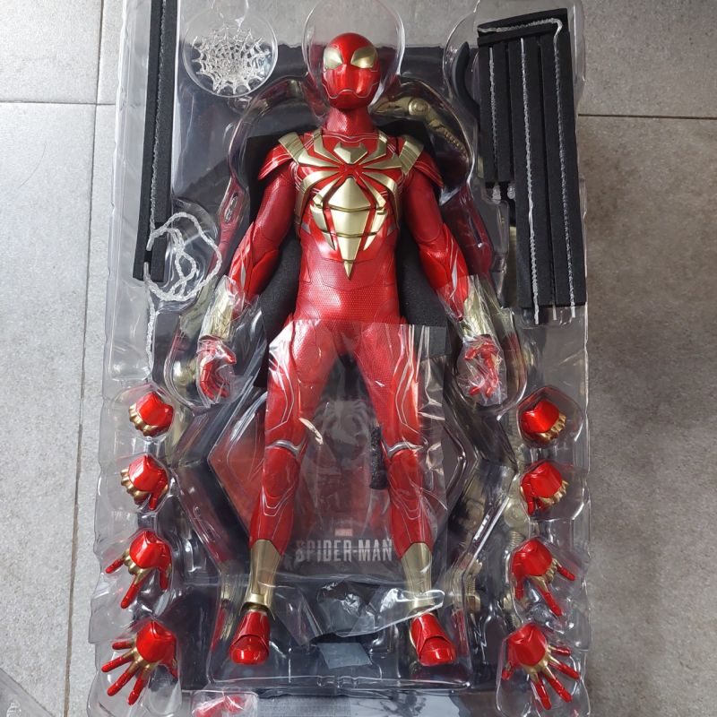 Hot toys iron spider spiderman armor ori