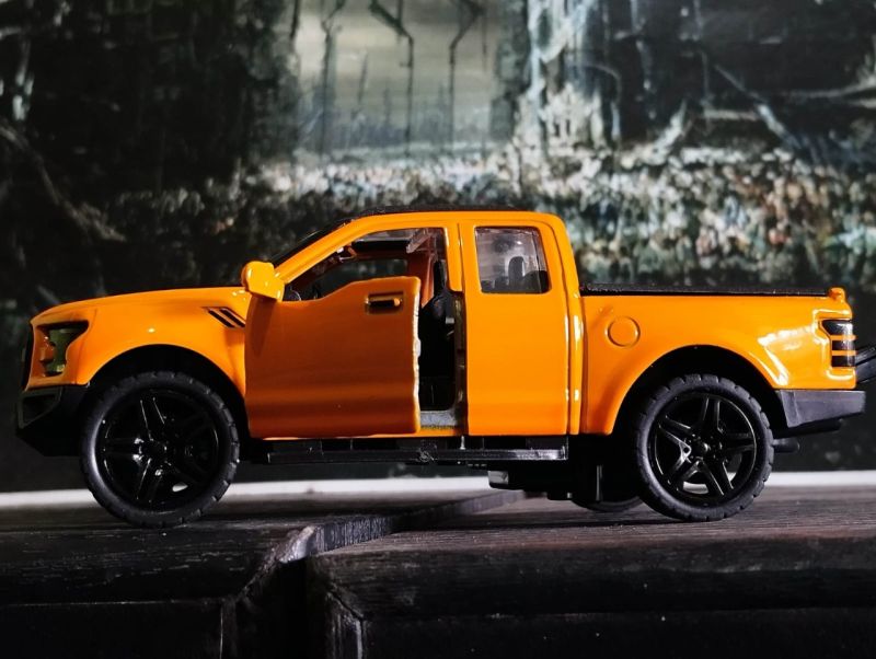 Diecast F150 ford Raptor yellow