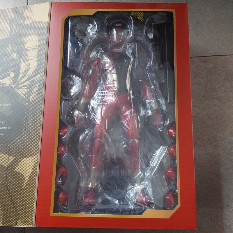 Hot toys iron spider spiderman armor ori