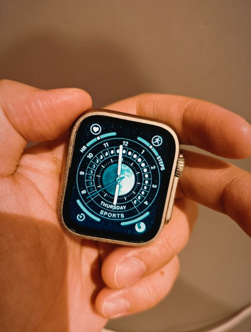 [HYBRID AUCTION] Clouvi Ultra Mini 8 Smart Watch