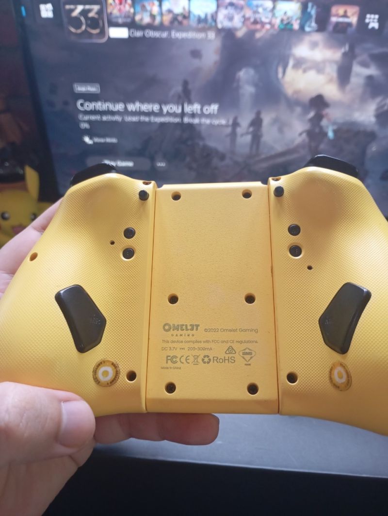 12. Joycon Omelet Pro+ Pikachu Edition kondisi normal - Alan Dharma Saputra (BIN)