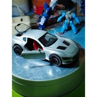 diecast Maserati silver 12 Granturismo