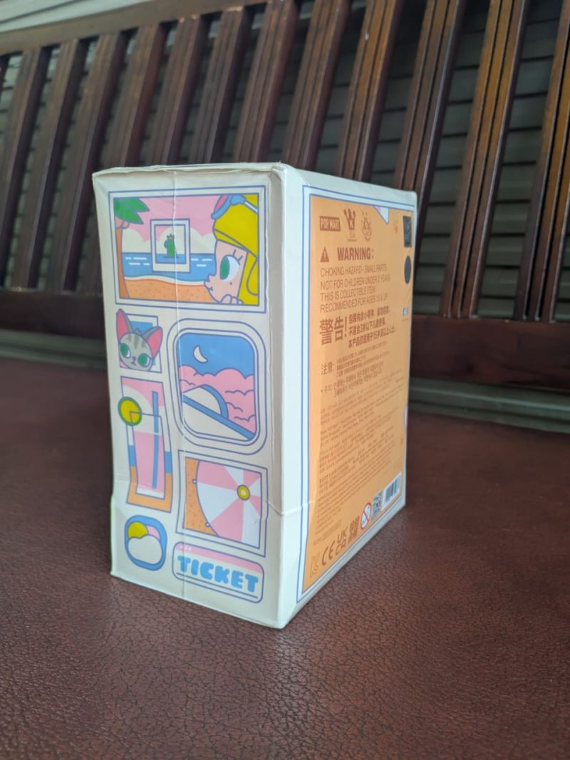 POP MART Molly Keen on Travelling BNIB
