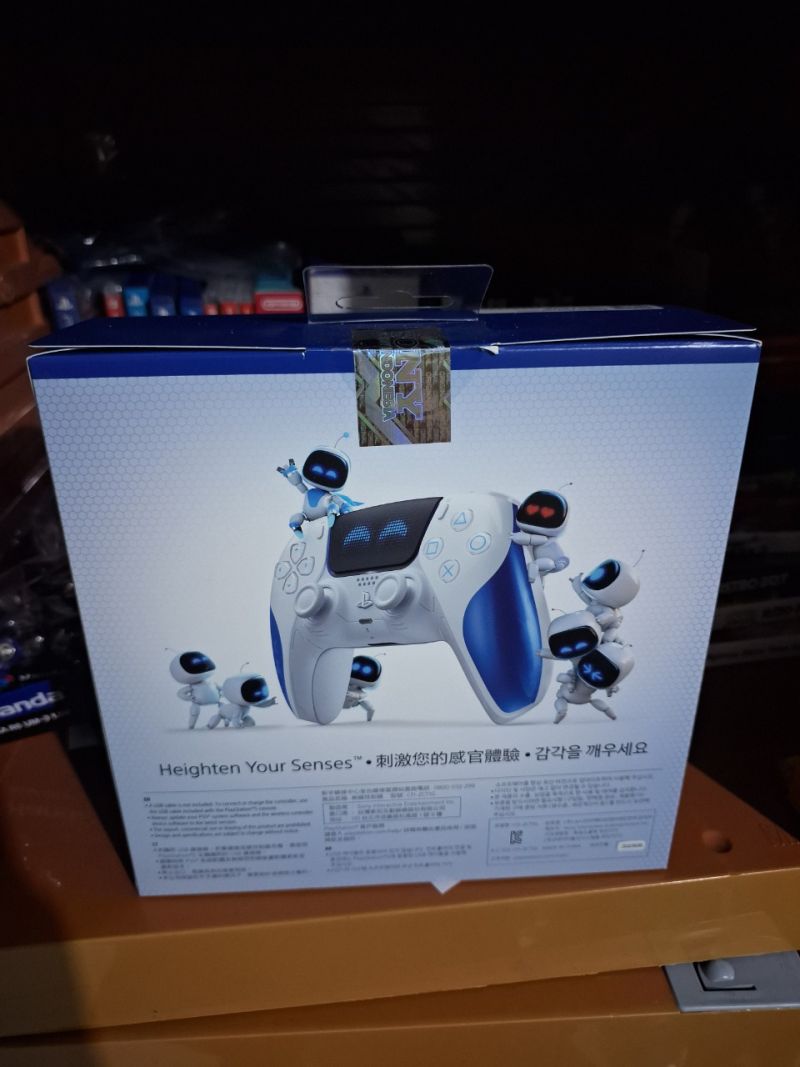 DUAL SENSE ASTROBOT NEW VERSION PS5