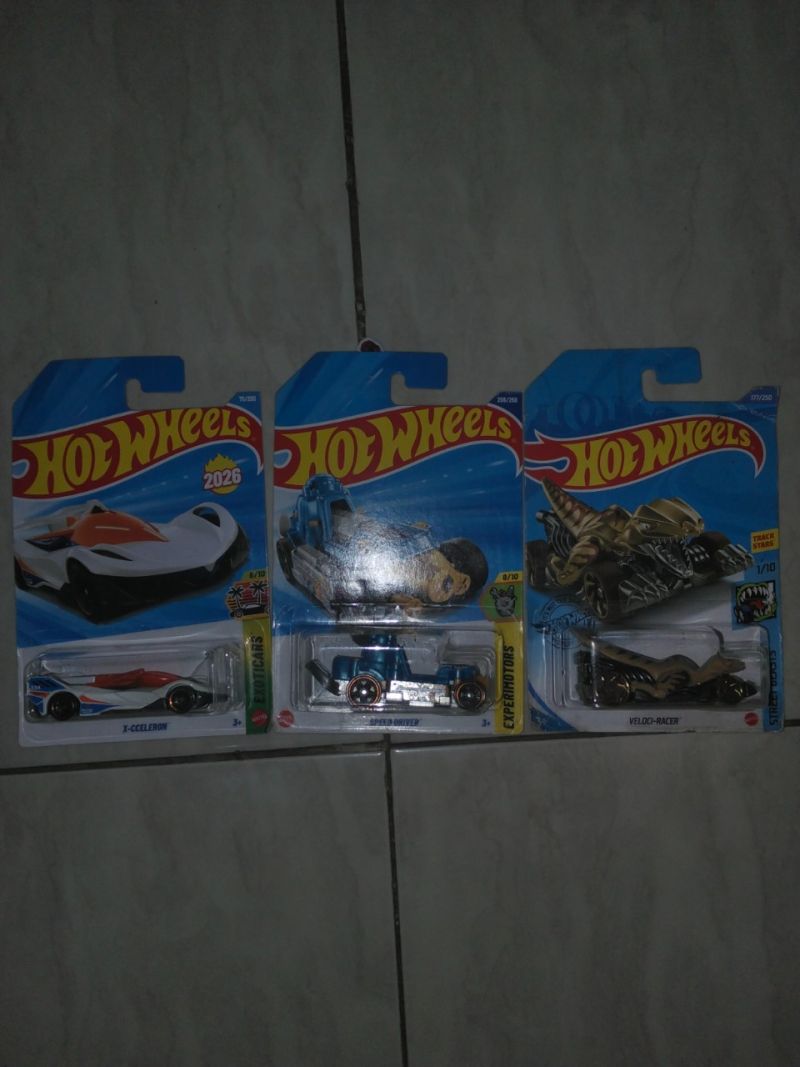 3 pcs hotweels (X-Ceeleron, Speed Driver, Veloci-Racer) + hotweels 3 pcs (Instant boost,2 jet Z, Vol