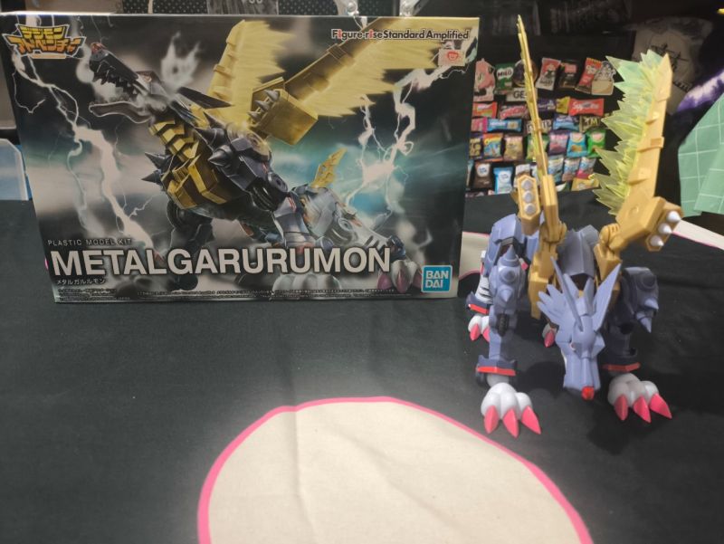 Figure rise standar amplifited digimon omegamon & metal garurumon (amplifited)