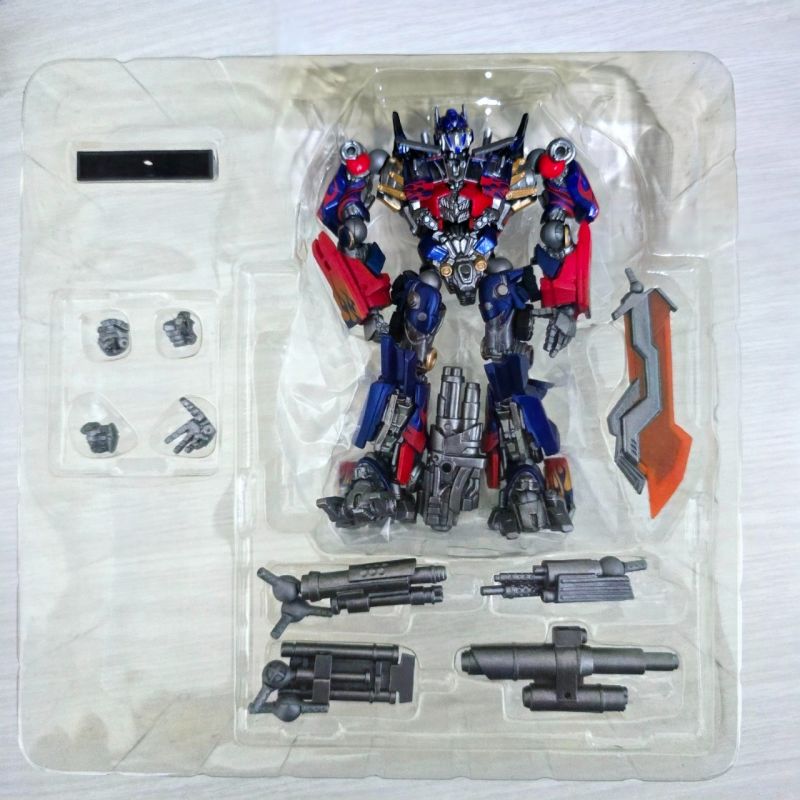 Revoltech Optimus Prime