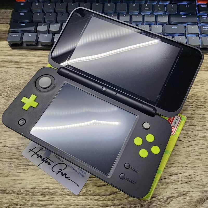 Nintendo New 2DS XL 128GB Fullset Like New Charger Original