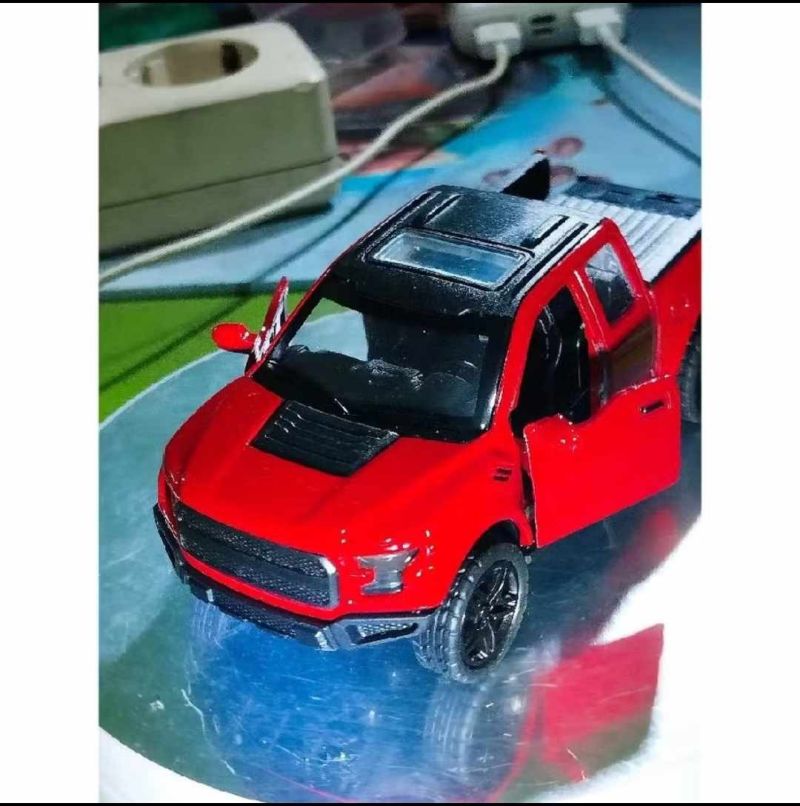 Diecast toyota hilux skala 1 : 36