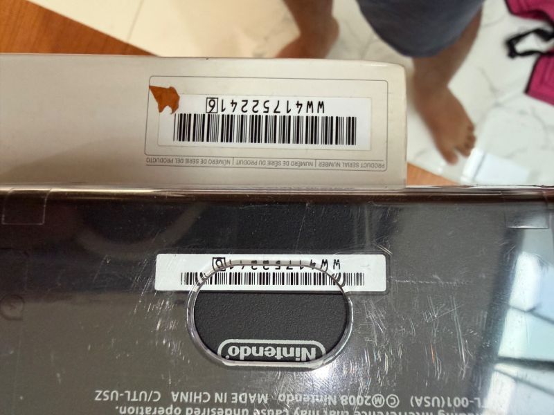 Nintendo DSi XL biru
