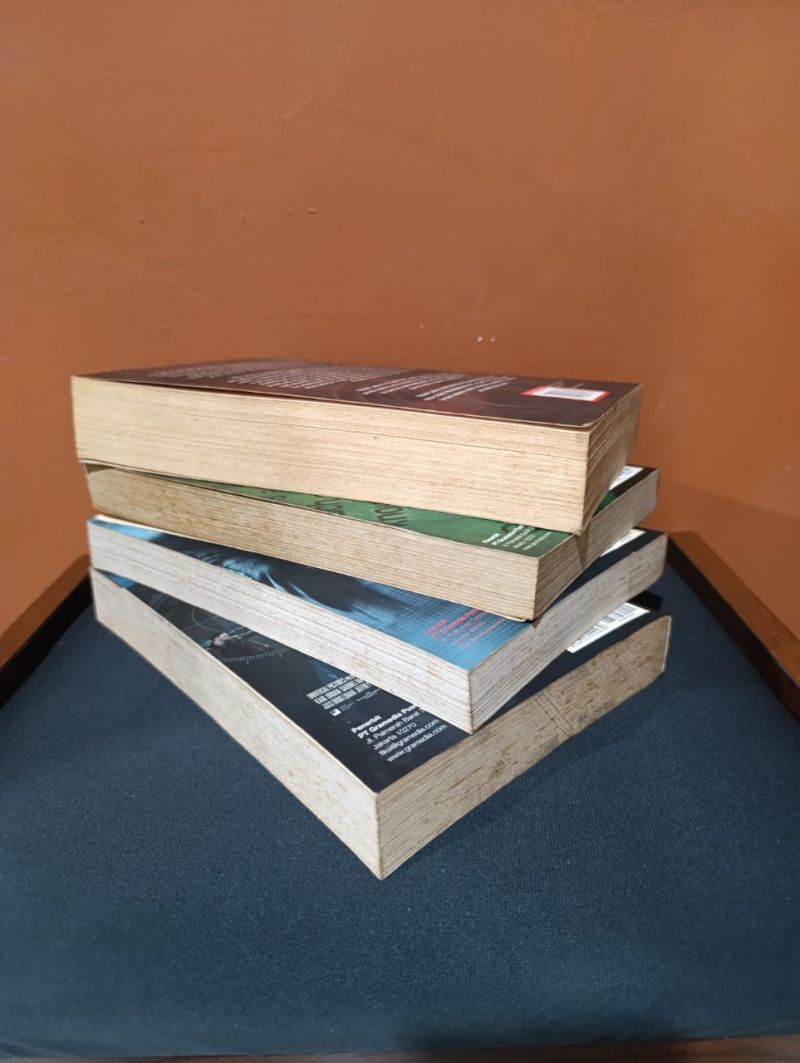 Novel Robert Ludlum (Donny Nugroho)