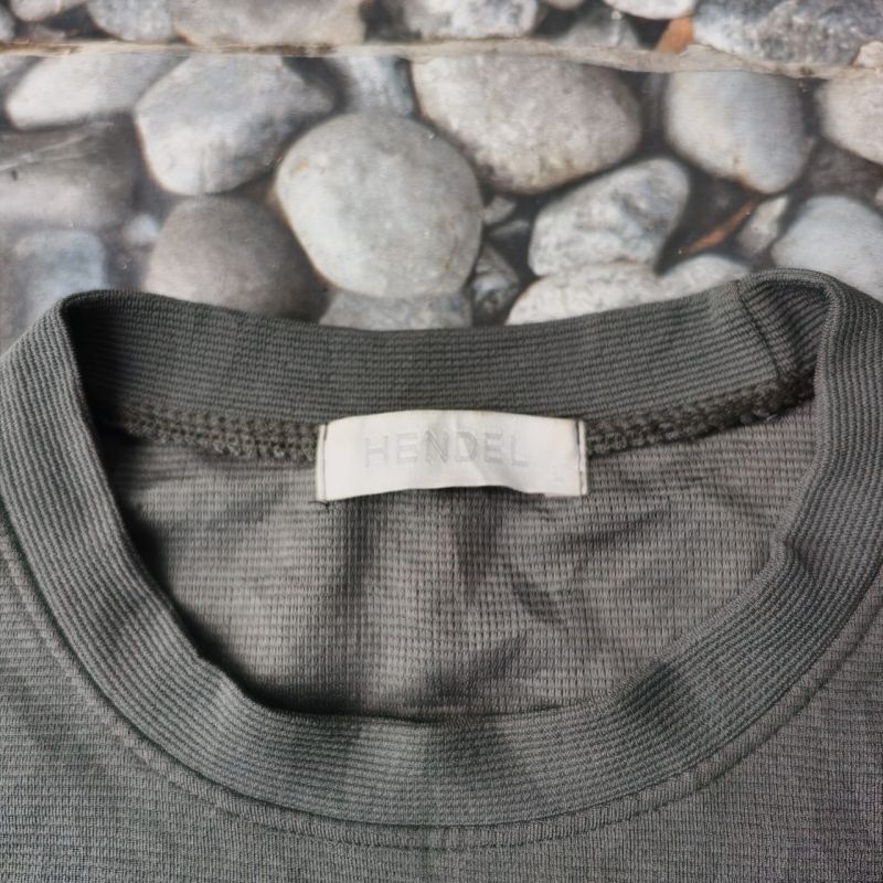 Kaos HENDEL Polos Army Size L (Fit M-L) – Preloved