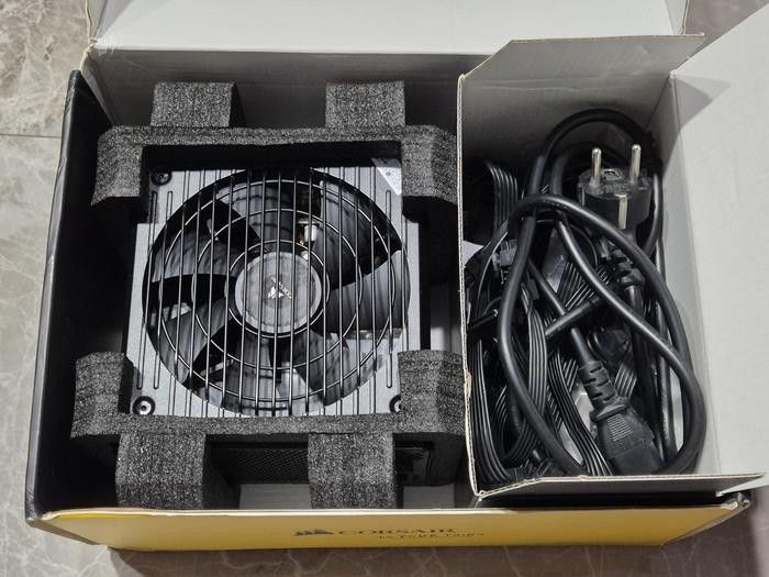 Corsair RM850 - 850 Watt 80+ Gold Fully Modular (CP-9020196-EU)