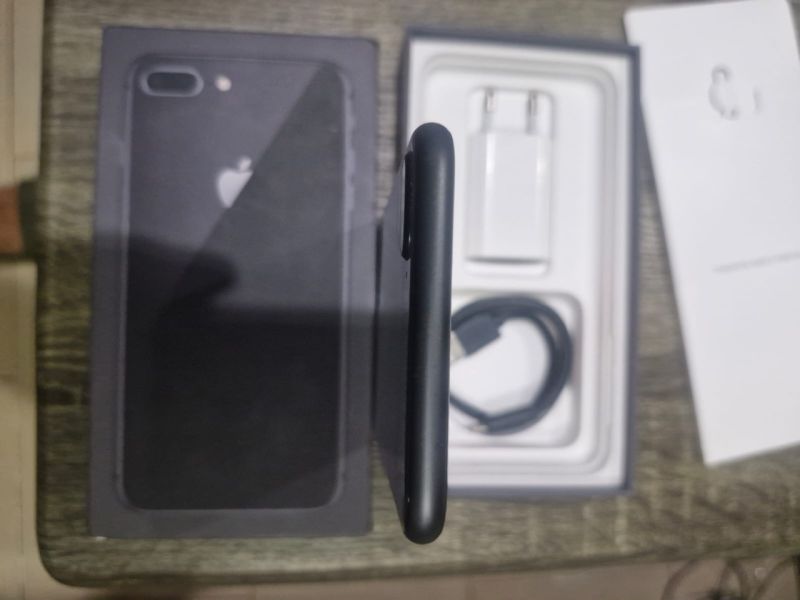 Iphone 8 plus 64gb