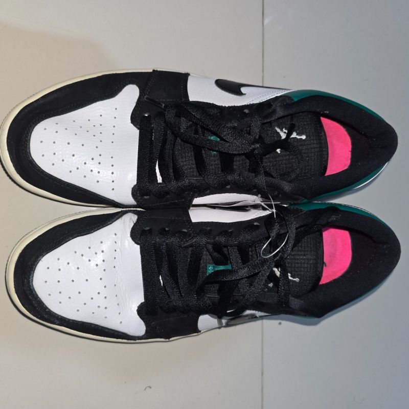 Air Jordan Low SE White Black Mystic Green