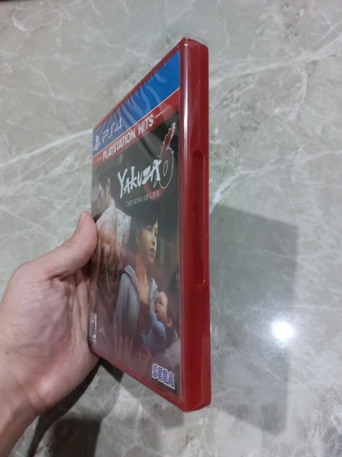 Yakuza 6 - PlayStation Hits REG 1 / PURE US / ALL