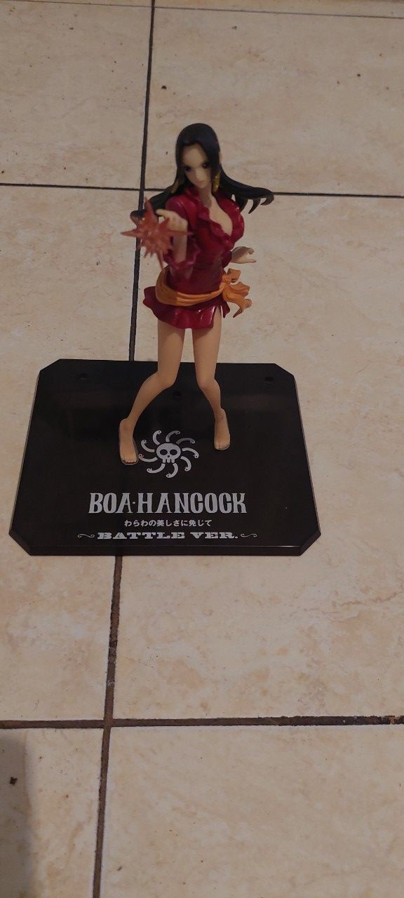 Boa Hancock and Sakura Amamiya