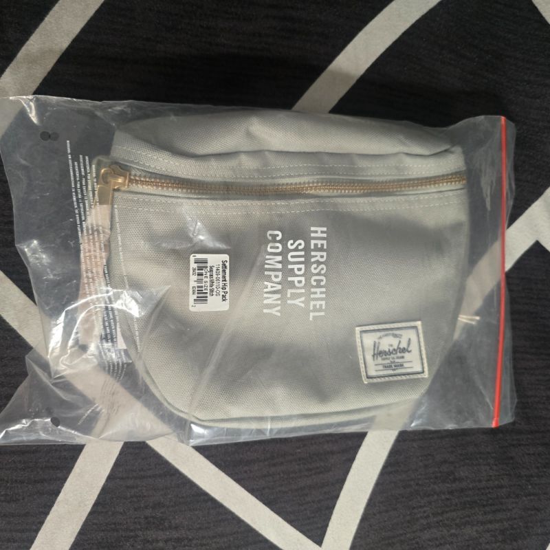 Herschel Settlement Hip Pack Seagrass/White