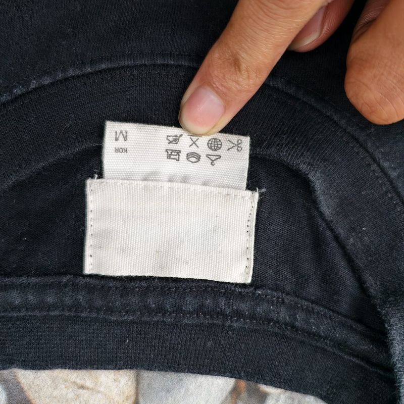 Kaos Polos Hitam Basic Cotton – Size M (Unisex)