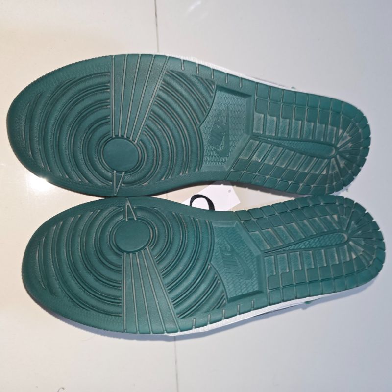 Air Jordan Low SE White Black Mystic Green