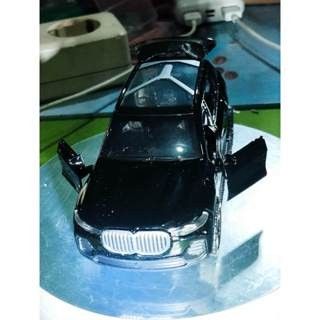 diecast BMW m-power SUV version skala 1:36