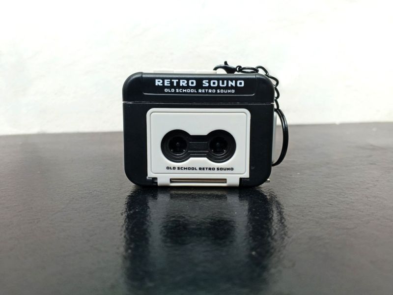 KEYCHAIN 3D BOOK MERRY CHRISTMAS+walkman  - Geronsius Rocky Gunawan Satria