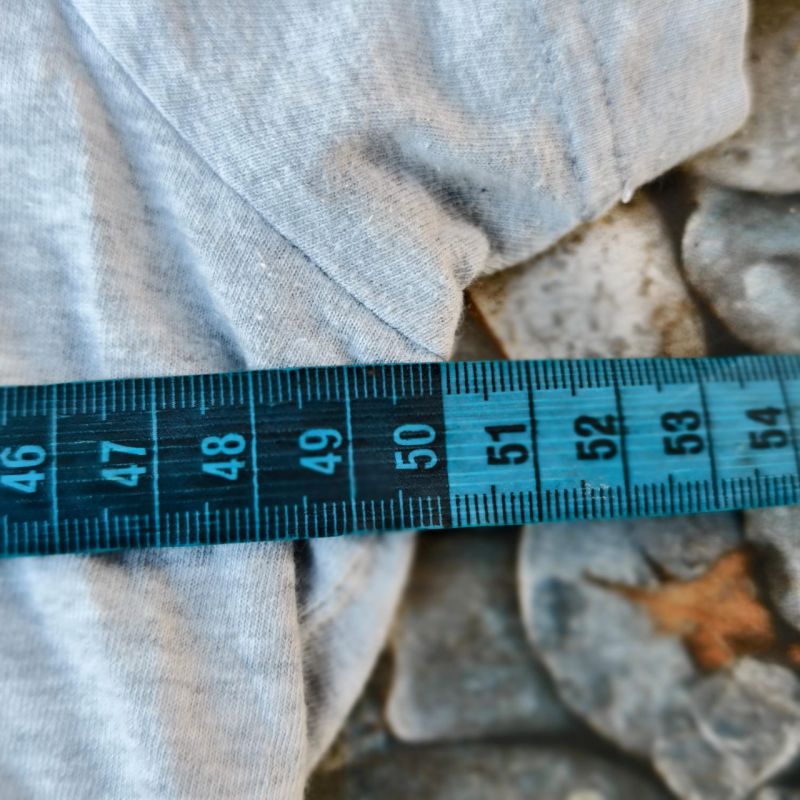 Kaos GUESS Original Size L – Abu Basic Logo Gradient