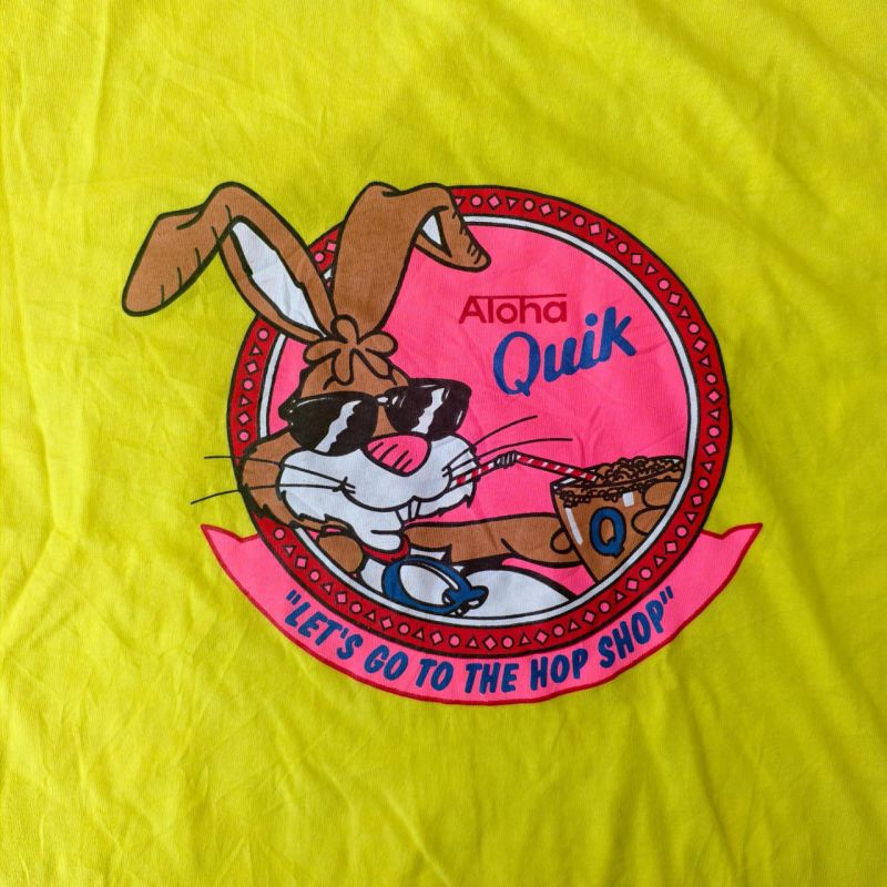 Kaos Aloha Quik Bunny Kuning – Unisex Size L – Graphic Tee Vintage Streetwear