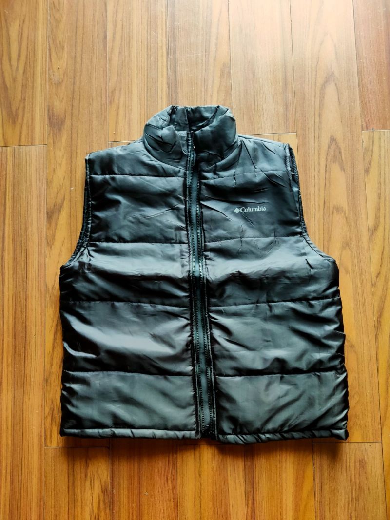 53 Rompi Vest brand Columbia Original warna hijau army Size Xl - Oskar Ady Widarta 200     Rp210,000