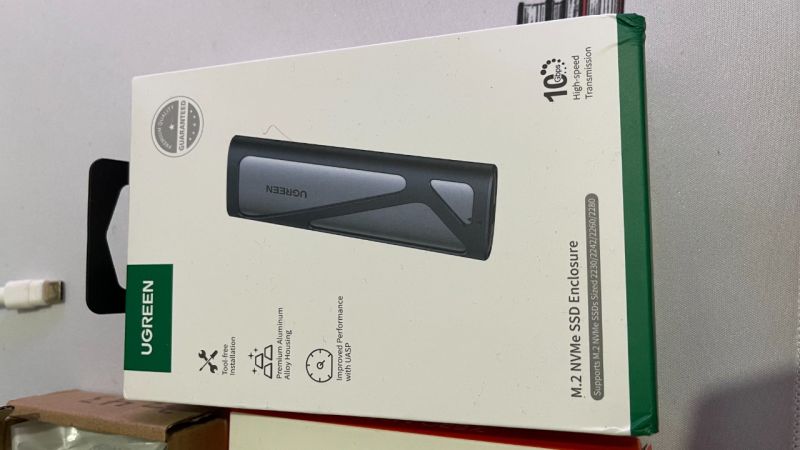 200 UGREEN M.2 NVMe SSD Enclosure USB 3.2 Gen 2 10Gbps M-Key  - R Pradipta Sukarno