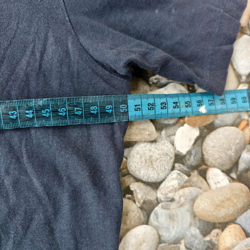 Kaos Uniqlo Polos Navy Size L – Basic Cotton Tee