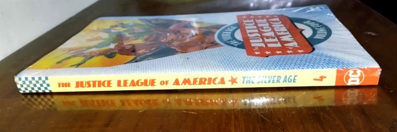 Komik Justice League America : The Silver Age 4, DC Comics, TPB, New Segel