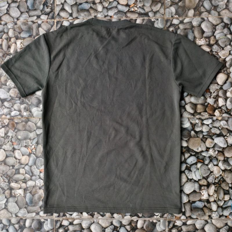 Kaos HENDEL Polos Army Size L (Fit M-L) – Preloved