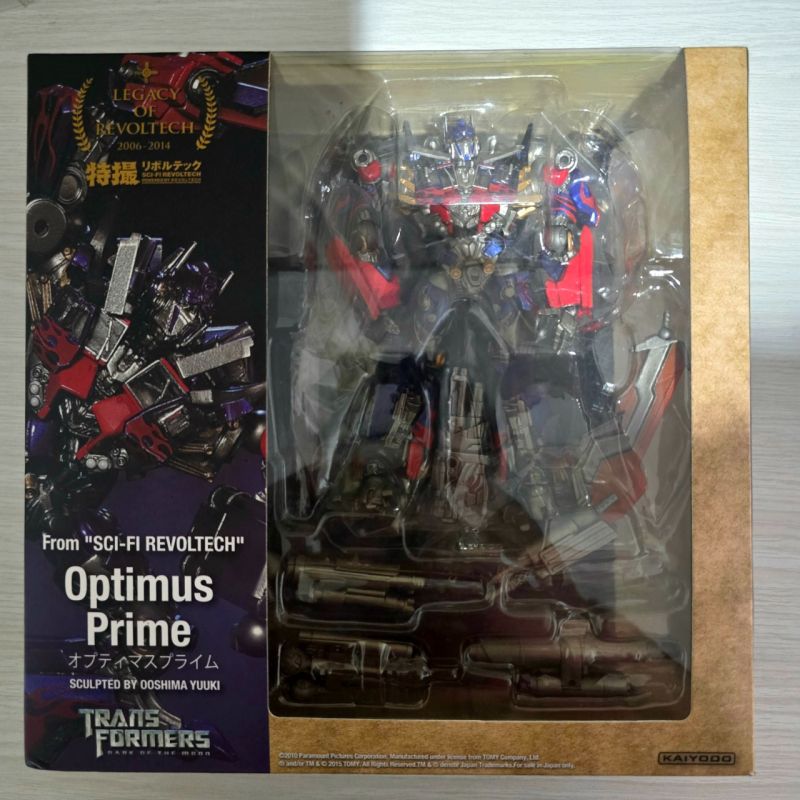 Revoltech Optimus Prime