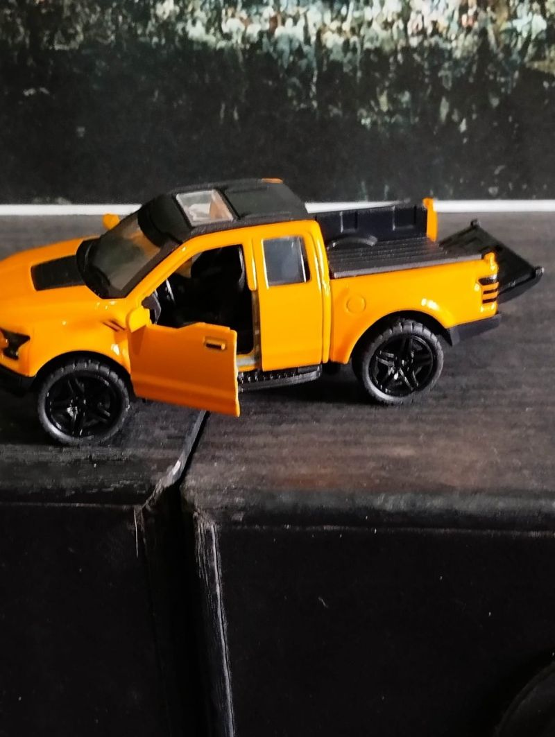 Diecast F150 ford Raptor yellow