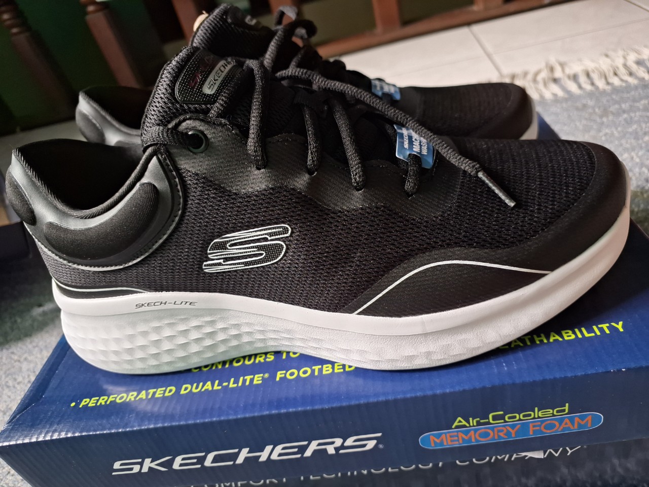 SKECHERS AIR COOLED MEMORY FOAM